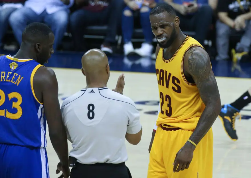 Cavaliers öne geçti , LeBron rekor kırdı 17