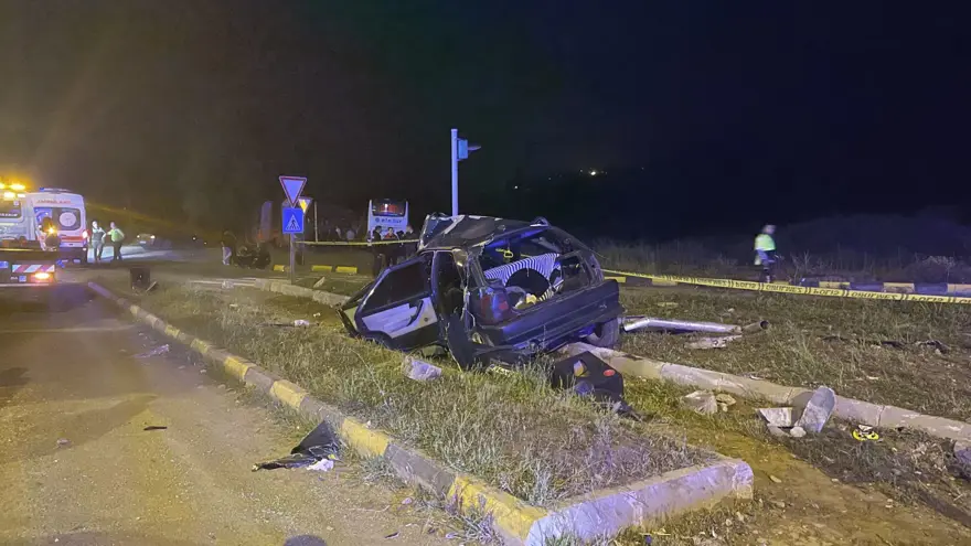 Zonguldak'ta yolcu otobüsü ile otomobil çarpıştı: 2 ölü, 2 yaralı 3