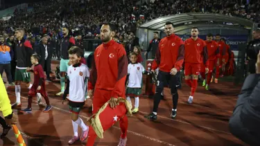 Çalhanoğlu 100. kez milli formayı giydi