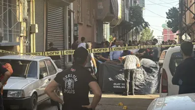 Boşanma aşamasındaki eşini katledip intihar etti