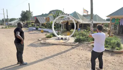 Bir adımla yarım küre değiştirebileceğiniz ülke