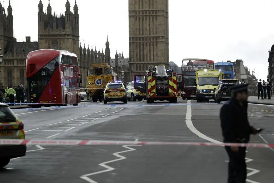 Londra'da silah sesleri (Olay yerinden ilk kareler) 15