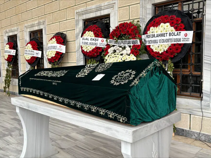 Kazada ölen THY pilotuna gözyaşlarıyla veda 5 Kazada ölen THY pilotuna gözyaşlarıyla veda 5