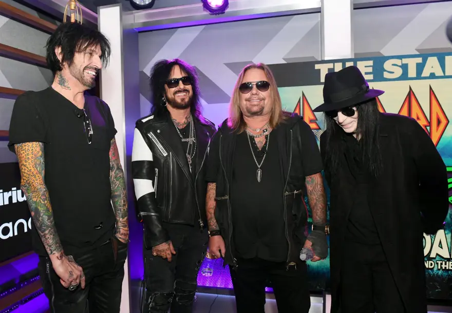 Mötley Crüe'nun solisti Vince Neil uykusunda felç geçirdiğini açıkladı 2