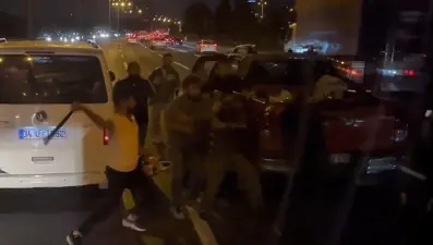 Trafikte elektrikli testereli kavga