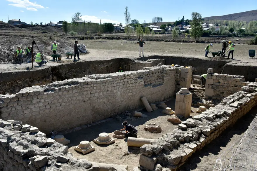 Satala Antik Kenti'ndeki kazılarda 5 bin yıllık bulgulara rastlandı 10