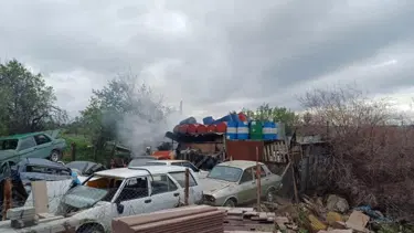 Ankara'da yangın: Patlayan variller panik yarattı