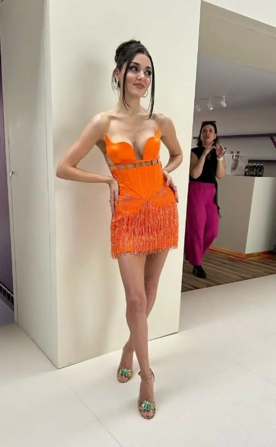 Hande Erçel Cannes'da 4 Hande Erçel Cannes'da 4