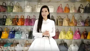 En büyük tasarımcı çanta koleksiyonuna sahip