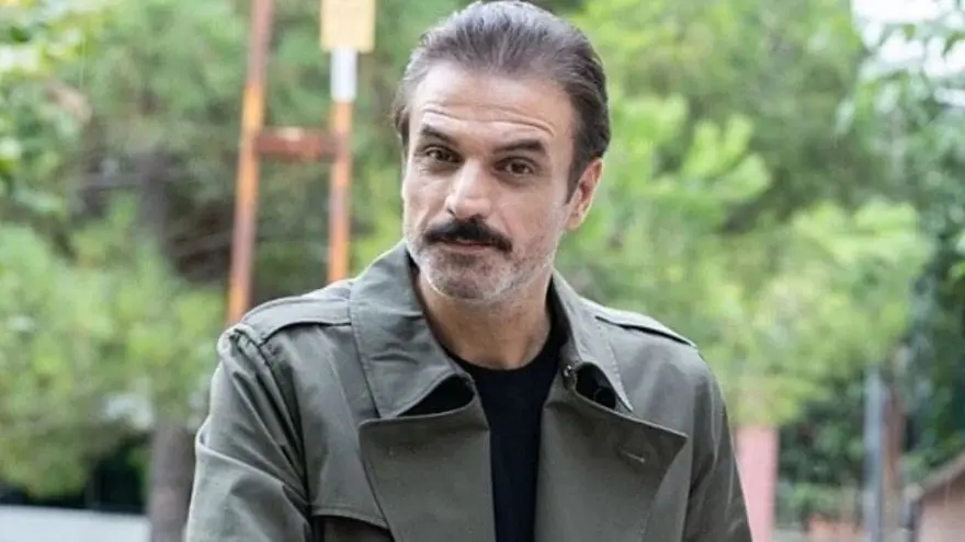 Ufuk Özkan sahnelere döndü: Günler sonra ilk poz 1 Ufuk Özkan sahnelere döndü: Günler sonra ilk poz 1