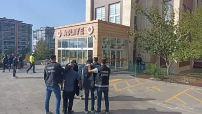 Kahramanmaraş'ta aranan 2 hükümlü yakalandı