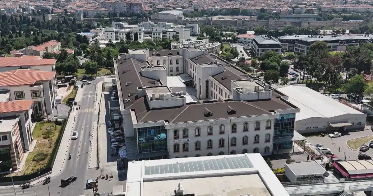 Hastaları haraca bağlamışlar. Doçent bıçak parası, eşi de komisyon almış