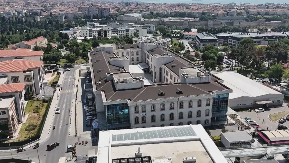 Hastaları haraca bağlamışlar. Doçent bıçak parası, eşi de komisyon almış