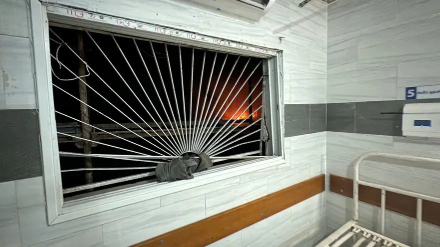 İsrail ordusu, Gazze'deki Kemal Advan Hastanesi'ni bastı, müdürünü kaçırdı! 4