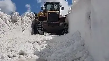 Kars’ta, haziran ayının ortasında karla mücadele