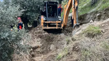 Define ararken kafası koptu