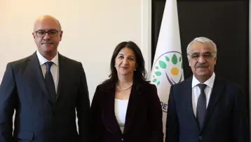 DEM İmralı heyeti Öcalan ile görüştü 