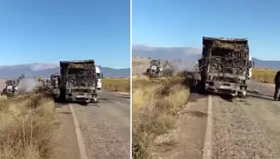 Denizli'de saman yüklü kamyon alev alev yandı