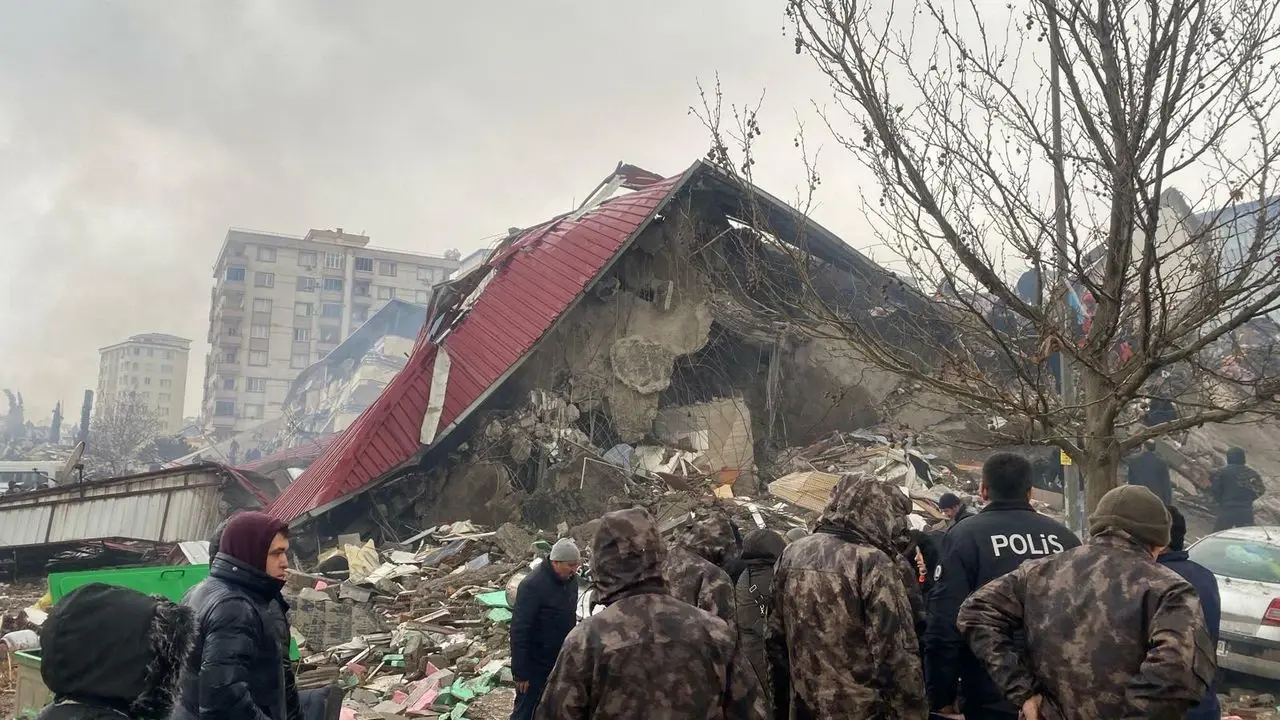 77 kişiye mezar olan Hünkar Apartmanı'nın müteahhidi hakkında karar