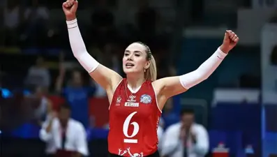 Ünlülere uyuşturucu soruşturması. Eski voleybolcu Derya Çayırgan gözaltında