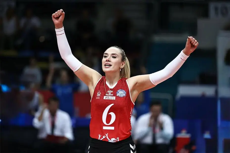 Ünlülere uyuşturucu soruşturması. Eski voleybolcu Derya Çayırgan dahil 18 şüpheli gözaltında