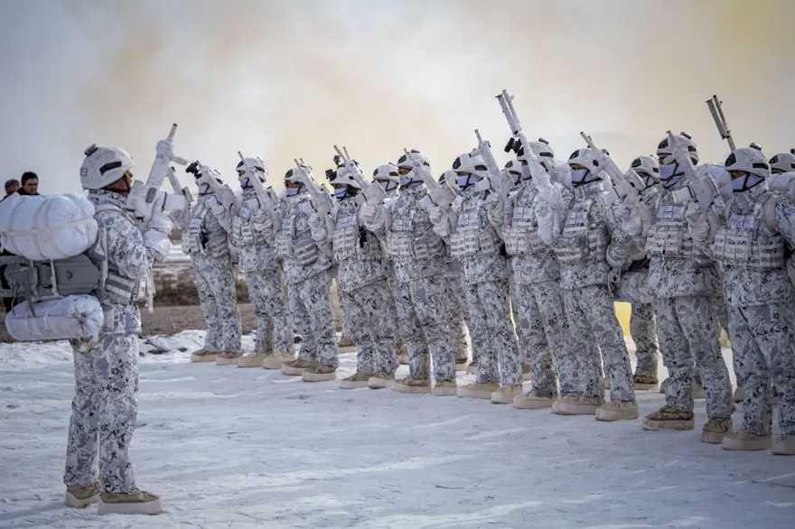 Dondurucu soğukta nefes kesen tatbikat: 11 ülke katıldı 