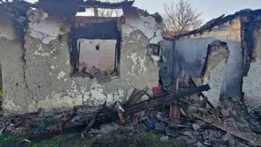 Yemek götürdüğü evde yanmış ceset buldu