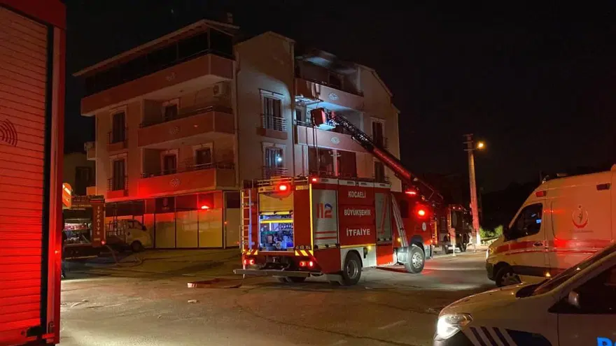 Şarjda tutulan süpürge patladı, ev sahibini itfaiye kurtardı 1 Şarjda tutulan süpürge patladı, ev sahibini itfaiye kurtardı 1