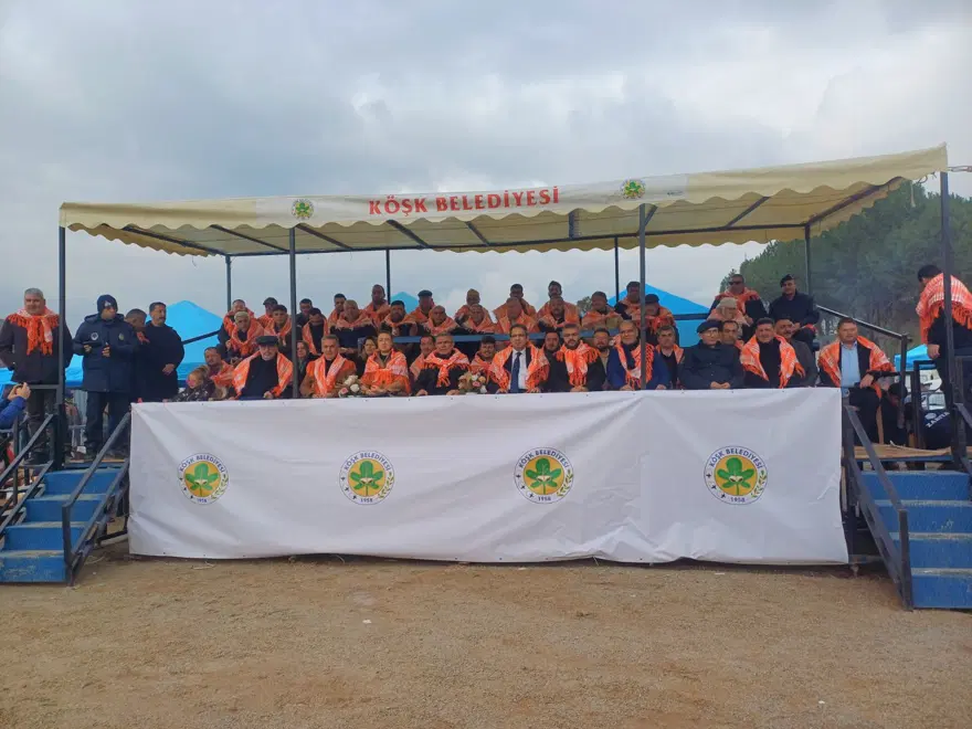 Pehlivan develer arenada kozlarını paylaştı 5