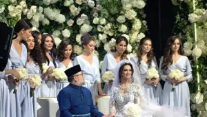 Malezya Kralı ile Rus güzellik kraliçesi evlendi
