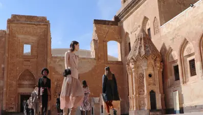 İshak Paşa Sarayı’nda defile