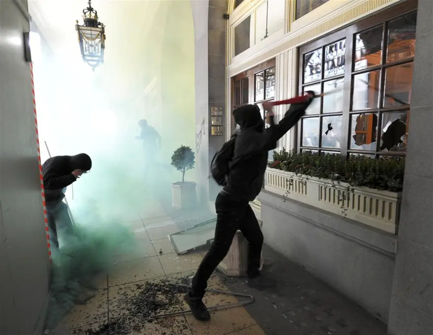 Bu kez Londra karıştı 27