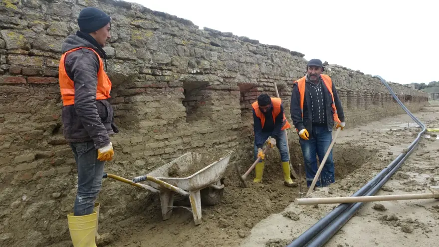 Çanakkale’de, 252 yıllık tarihi Namazgah Tabyası'nın sur duvarları restore ediliyor 11 Çanakkale’de, 252 yıllık tarihi Namazgah Tabyası'nın sur duvarları restore ediliyor 11