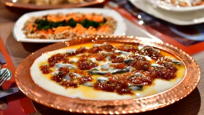 Kiraz yaprağı sarmasının coğrafi işaret tescil belgesi kadınlara teslim edildi