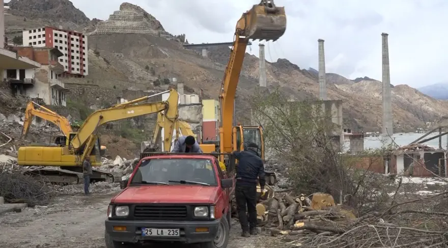 Yusufeli Barajı'nda su seviyesi 106 metreyi aştı 4