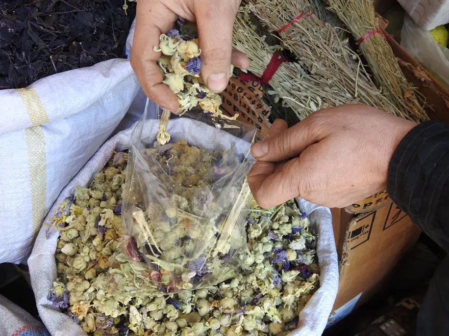 Havalar soğuyunca herkes ona koştu! Günde iki bardak içmek yetiyor: Kilosu 2 bin liradan başlıyor 3