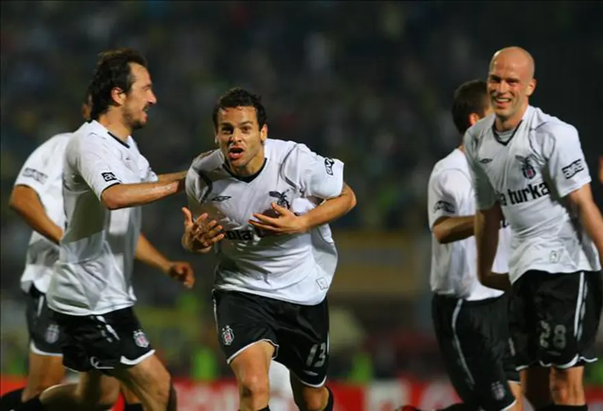 Beşiktaş: 4 - Fenerbahçe: 2 51 Beşiktaş: 4 - Fenerbahçe: 2 51