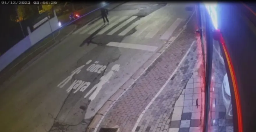 Sosyal medya fenomeni Ece Ronay'ın paylaşımından bir gün sonra oto galeriye silahlı saldırı 5