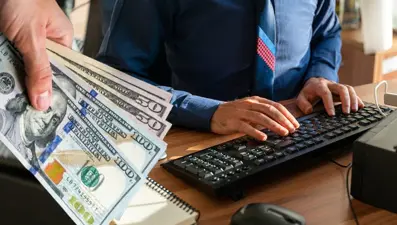 Bu şirketlerde çalışanlar maaşlarından çok memnun: Zam, ikramiye ve sosyal haklarda en yüksek puanı aldı