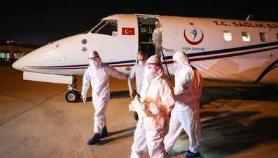 Tanzanya'daki Covid-19 hastası 3 Türk vatandaşı Türkiye'ye getirildi