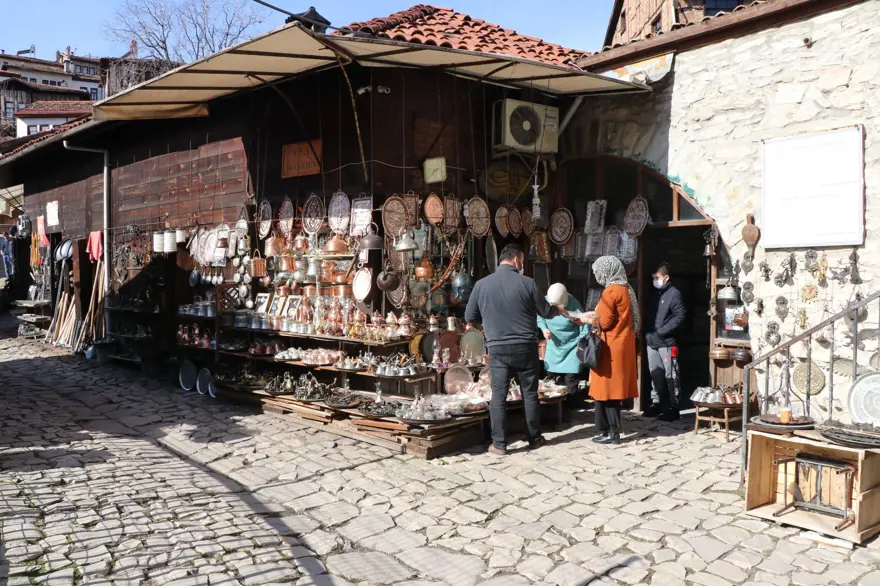 225 yıllık Demirciler Çarşısı'nda son 4 usta kaldı 