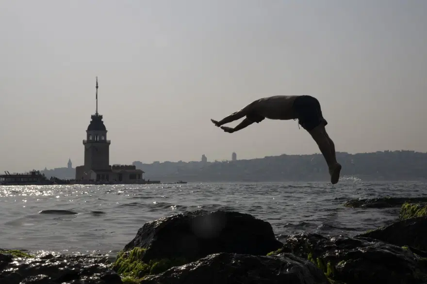 İstanbul için aşırı sıcak uyarısı: Dışarı çıkmayın! İstanbul için aşırı sıcak uyarısı: Dışarı çıkmayın!