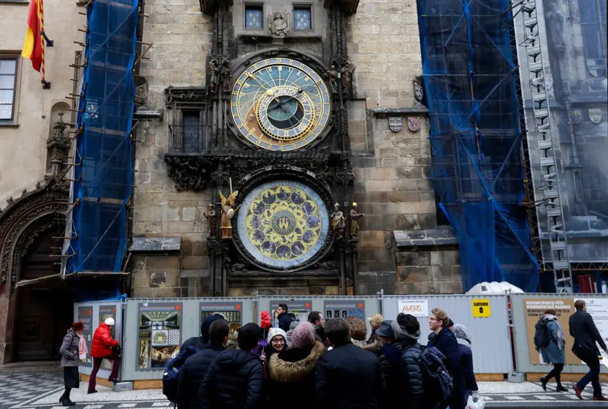 Zamana medyan okuyan saat: 6 asırdır ayakta! 3