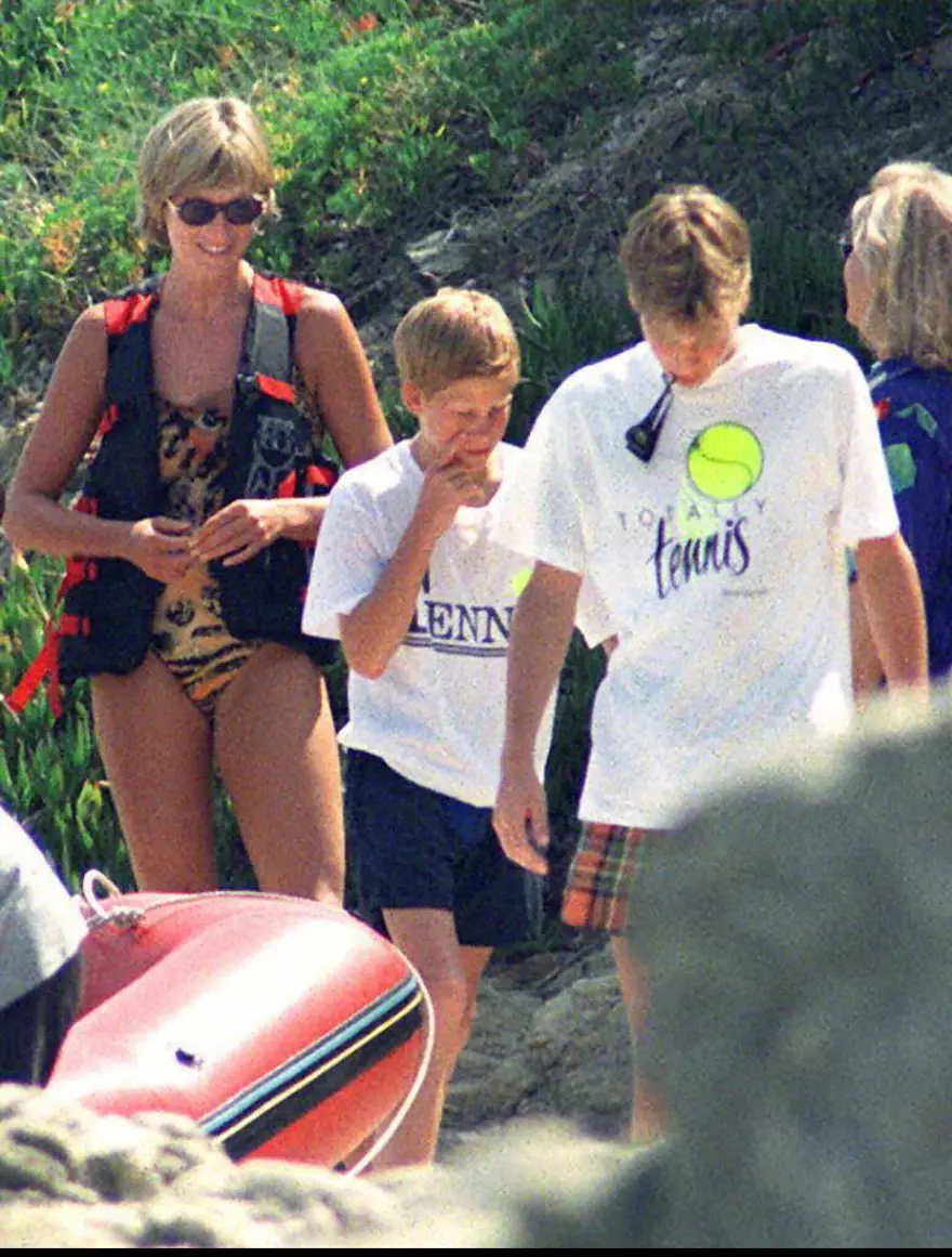 Prens William ve Prens Harry annelerinin ölüm yıldönümünde bir araya gelecek 4