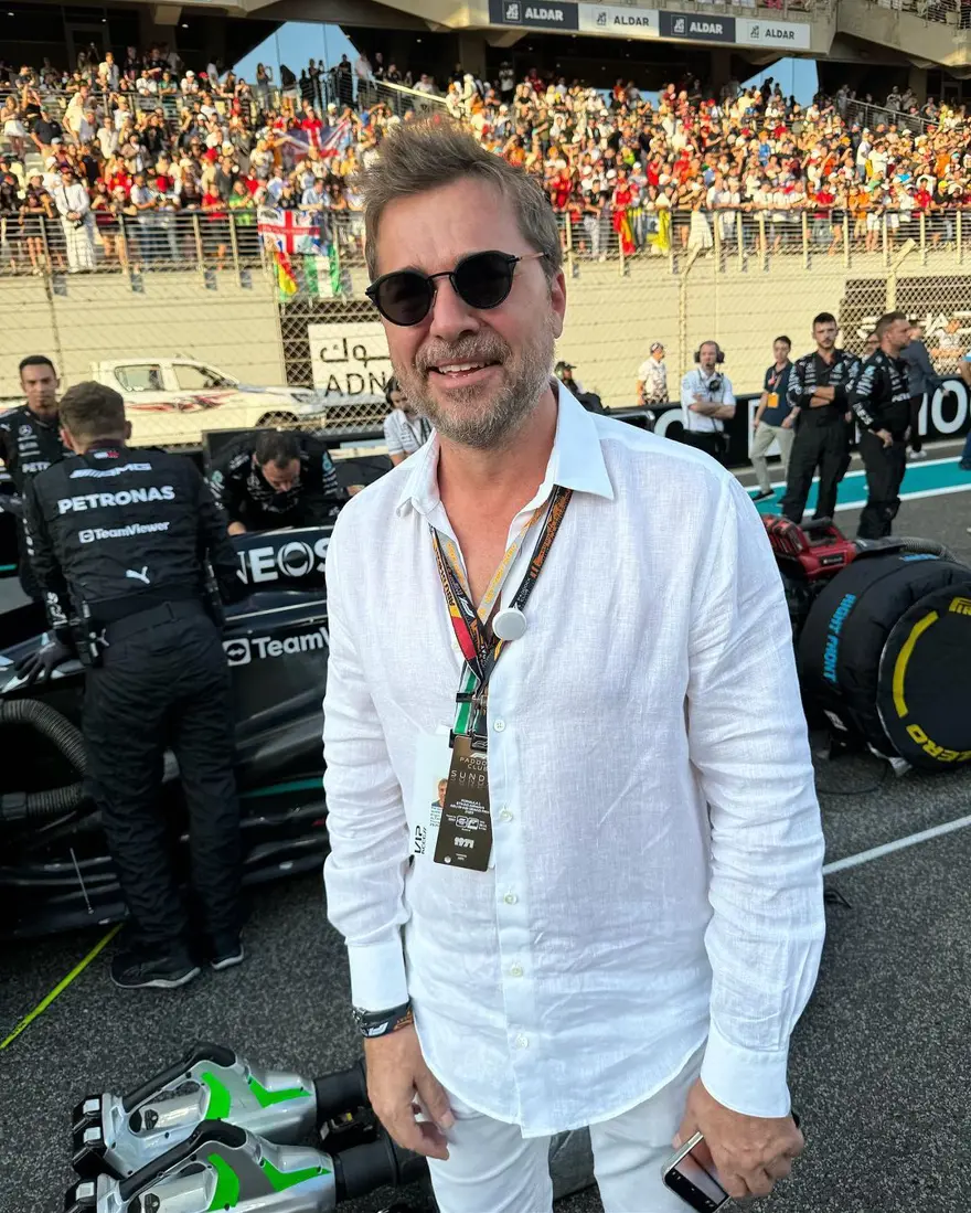 Engin Altan Düzyatan'dan Formula 1 pozları: Shayk ve Hemsworth ile bir araya geldi 