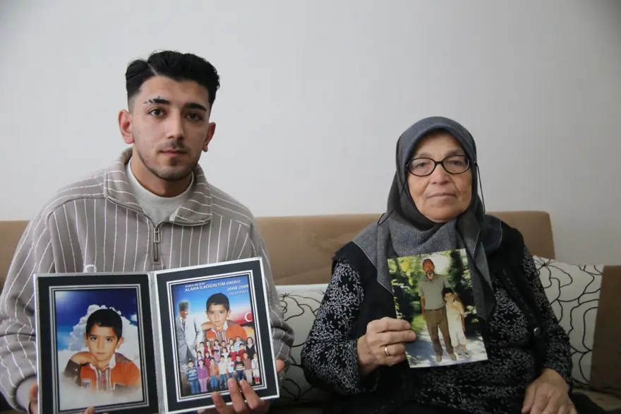 İki bileziğe 3 günlük bebeklerini evlatlık verdiler 