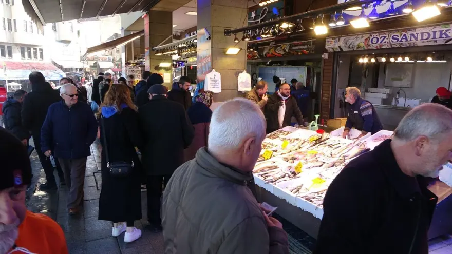 Tezgahta çeşitlilik arttı: "Hamsi bu günlerde karaborsa" 2 Tezgahta çeşitlilik arttı: "Hamsi bu günlerde karaborsa" 2