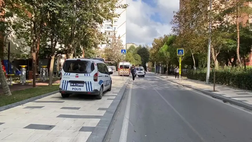 Beylikdüzü D-100 karayolunda hareketli dakikalar (Polis şüpheliyi ayağından vurdu) 2