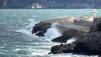 Amasra'da fırtına: Dalga boyu 3 metreye ulaştı