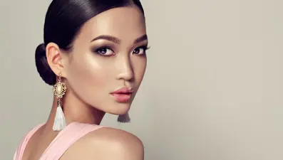 Yüz estetiğinde doğru bilinen 10 yanlış (Beklentileriniz ne kadar gerçekçi?)